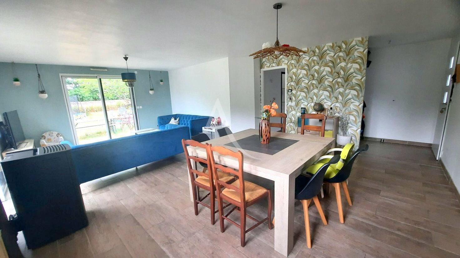 Photo Exclusivité L'ADRESSE Tiercé, Maison de plain-pied contemporaine au coeur des commodités image 2/6