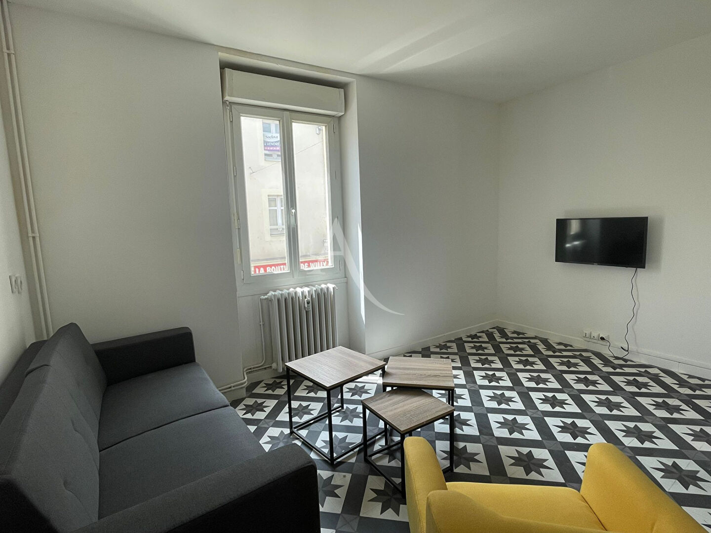 RUE SAINT-LAZARE - T3 MEUBLÉ  - DISPONIBLE MAINTENANT - TOUTES CHARGES COMPRISES