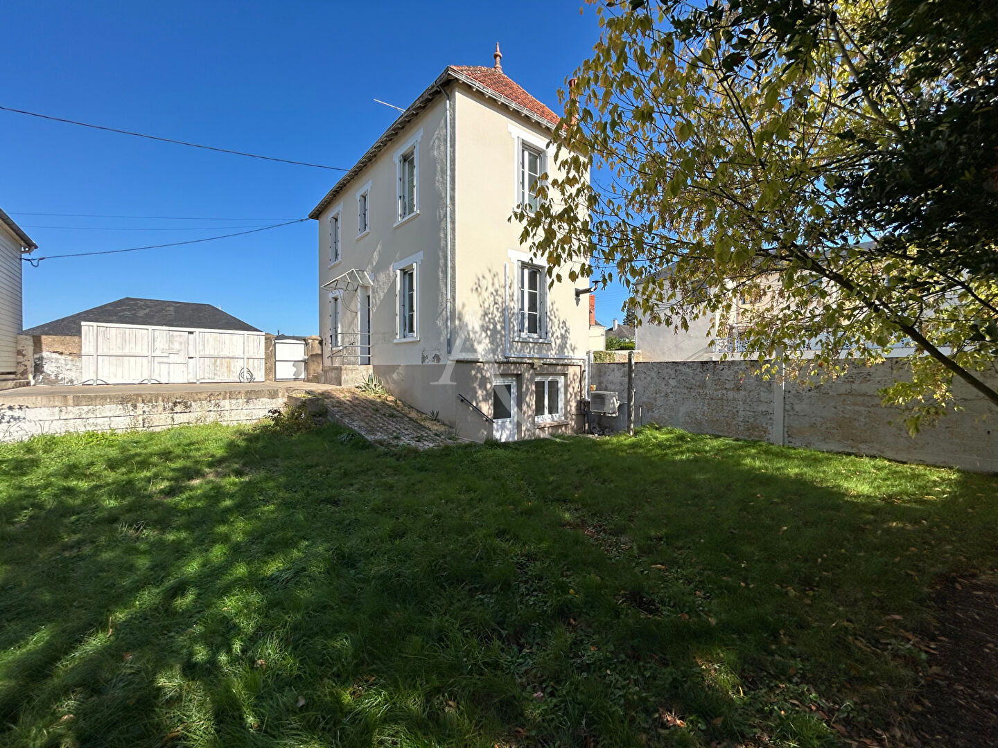 Agence immobilière de L'ADRESSE CHÂTEAU GONTIER