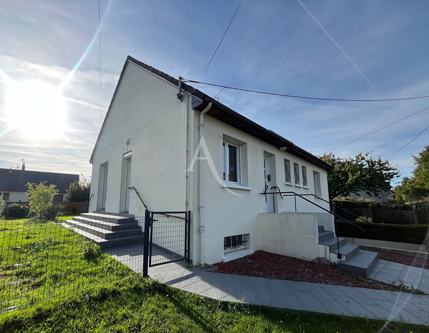 Photo À deux pas de Laval, découvrez une maison idéale pour un premier achat ! image 1/6