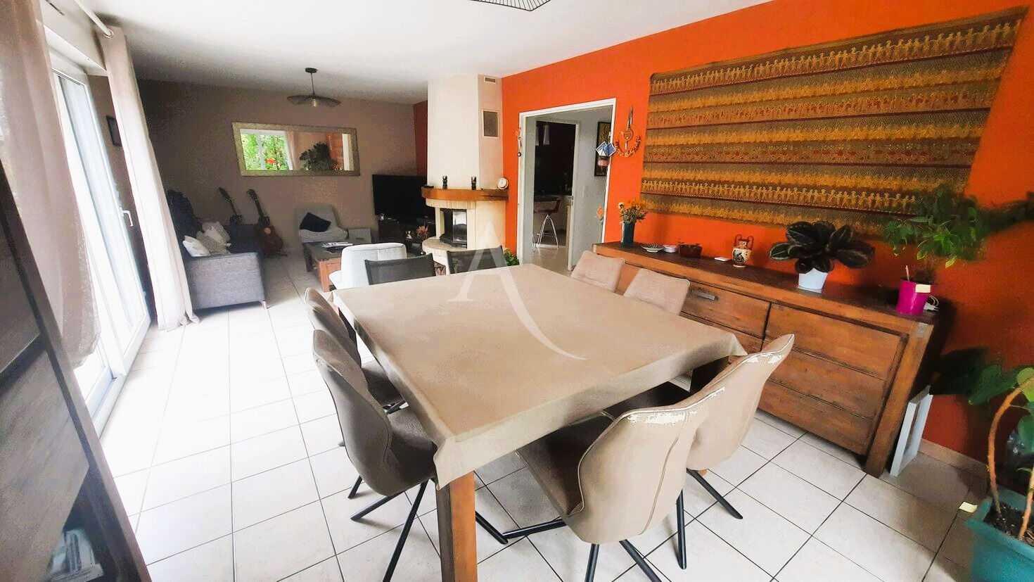 Photo Maison familiale rare à la vente, à deux pas du Parc des Ardoisières et d'Angers image 4/6