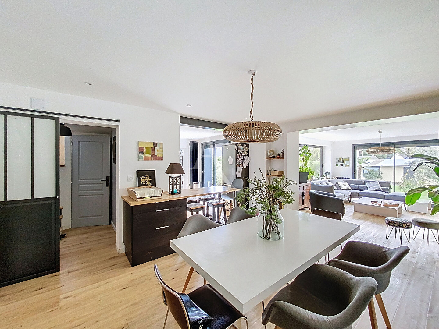 Photo Maison rénové avec 6 pièces et un local professionnel avec un loyer de 470 image 2/6