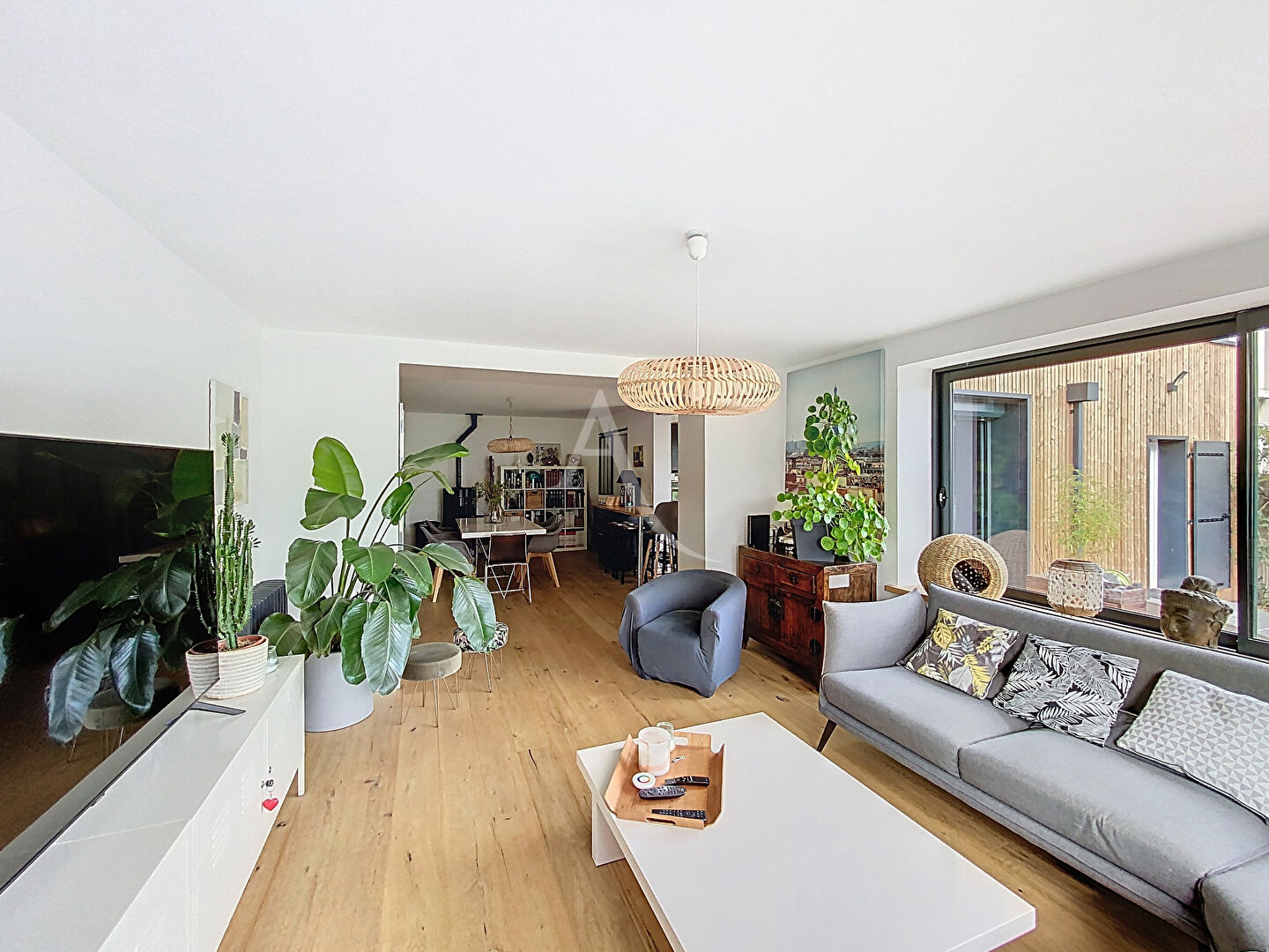 Photo Maison rénové avec 6 pièces et un local professionnel avec un loyer de 470 image 3/6