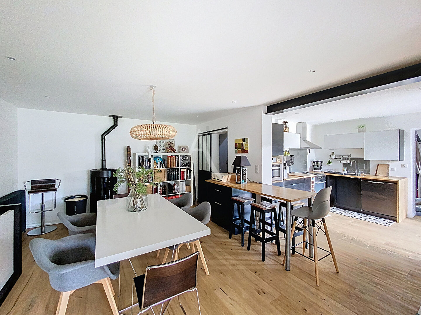 Photo Maison rénové avec 6 pièces et un local professionnel avec un loyer de 470 image 5/6