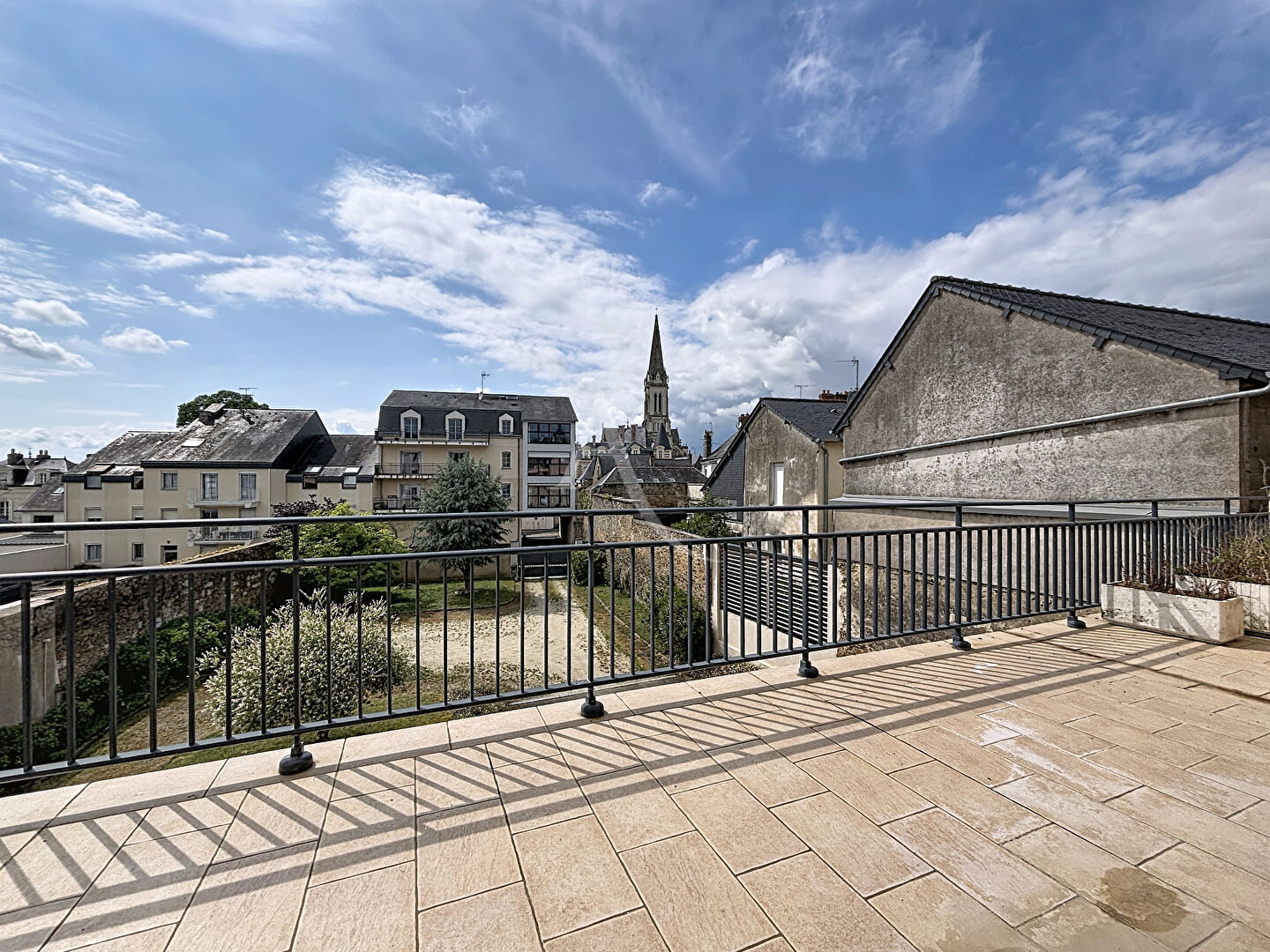 Agence immobilière de L'ADRESSE CHÂTEAU GONTIER