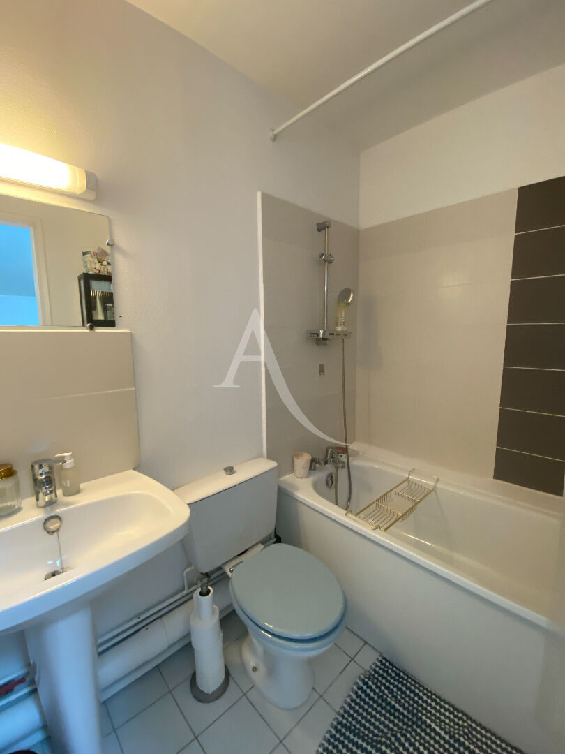Photo Appartement T2 dans hyper centre ville vide de locataire image 5/6
