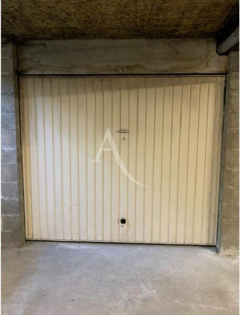 Parking / box Cholet 15 m2