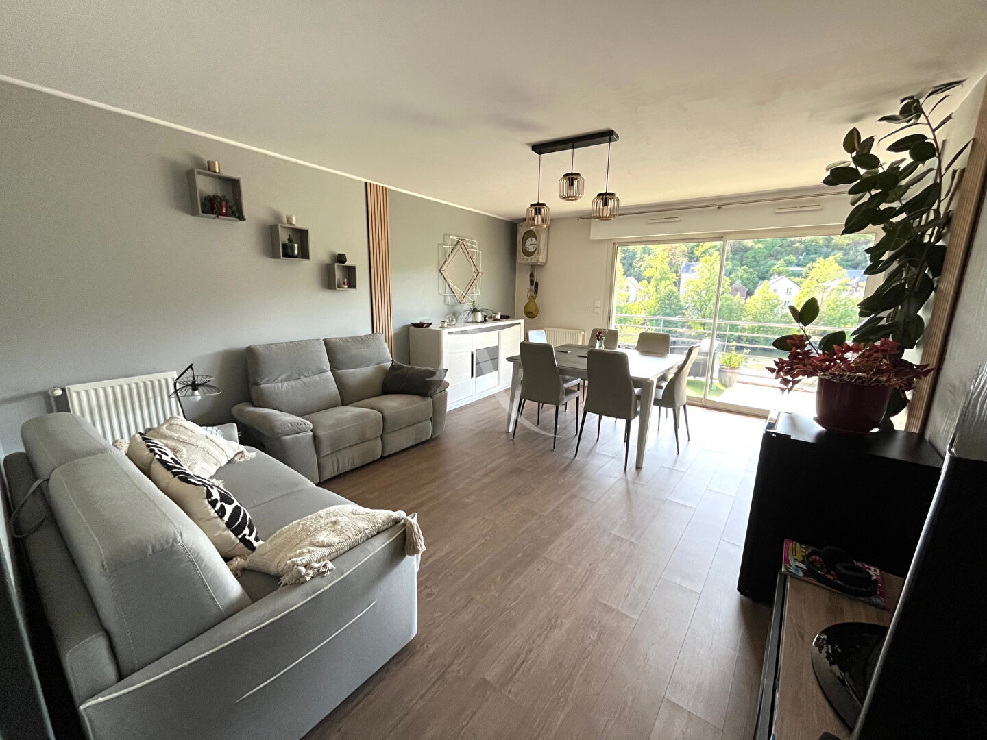 Photo Appartement Laval 3 pièce(s) 70m2 en bord de Mayenne avec terrasse, place de parking et cave image 6/6