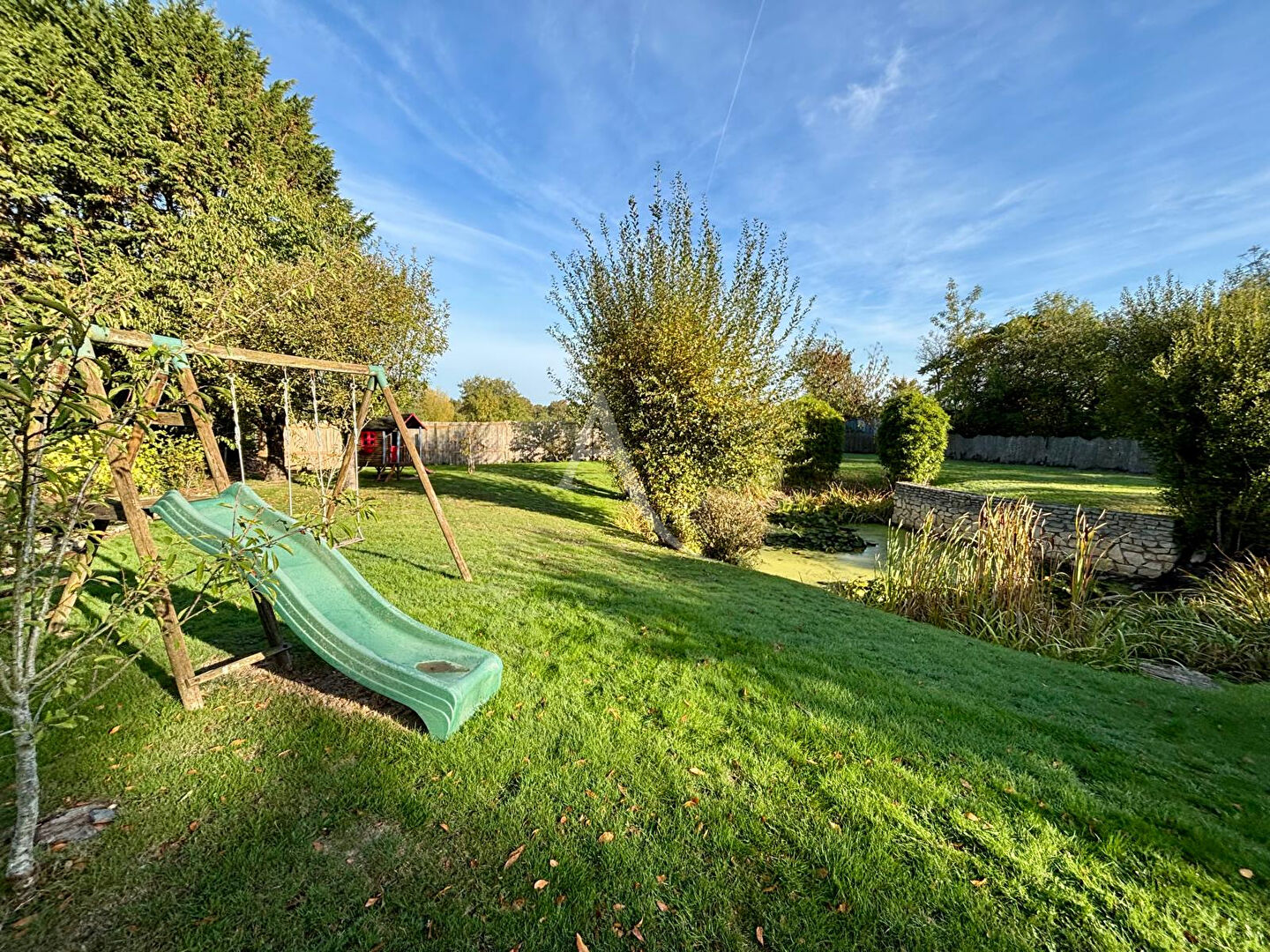 Photo Pavillon traditionnel avec jardin d'exception - entre La Membrolle et Pruillé image 3/6