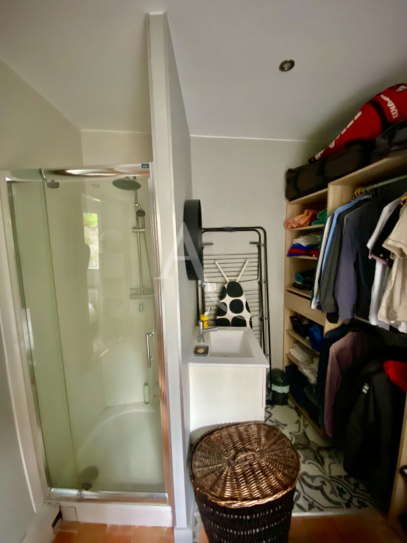 Photo Appartement  rénové Type II place Saint-Imbach avec cour et cave image 5/6