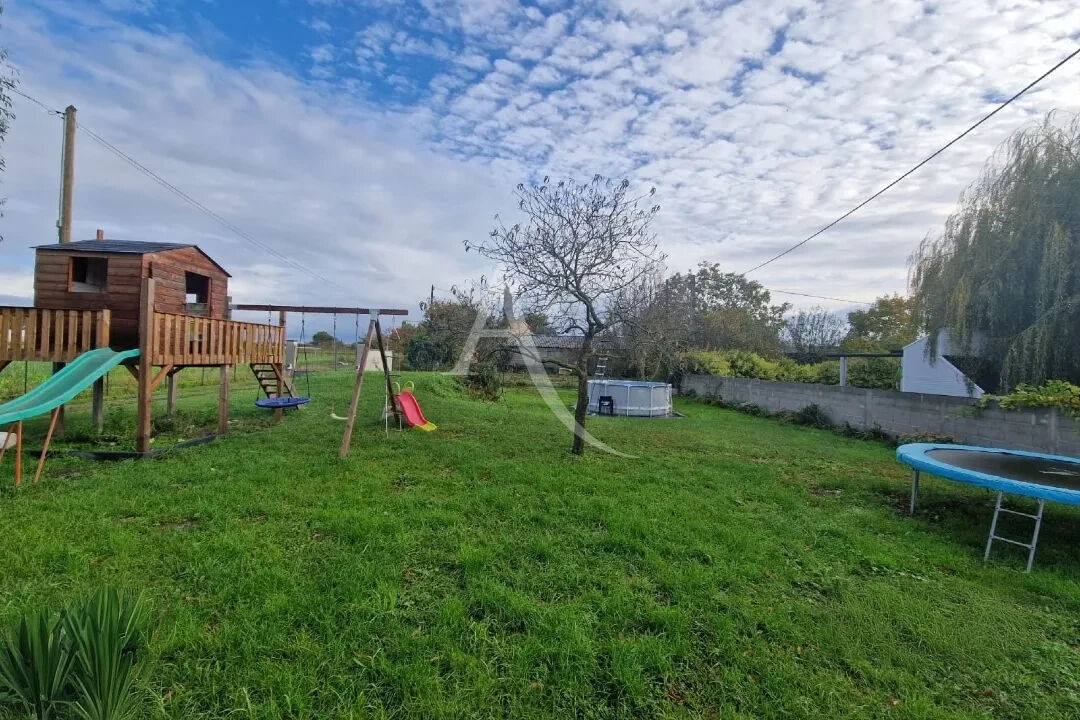 Photo Maison en pierre à Longué-Jumelles image 2/6