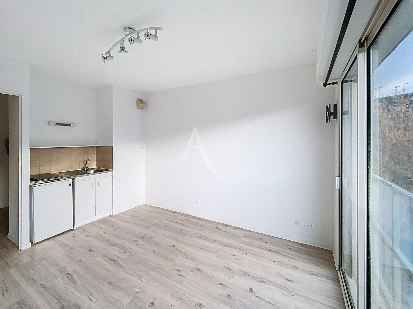 Photo Studio avec parking secteur Gare - La Baumette image 2/6