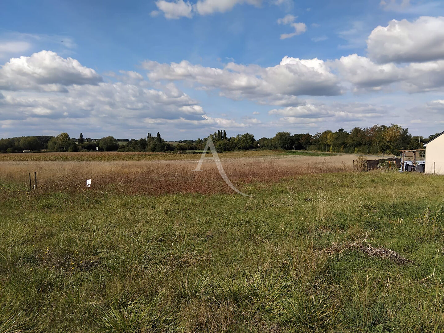 Terrain constructible  à Louresse Rochemenier 851 m2