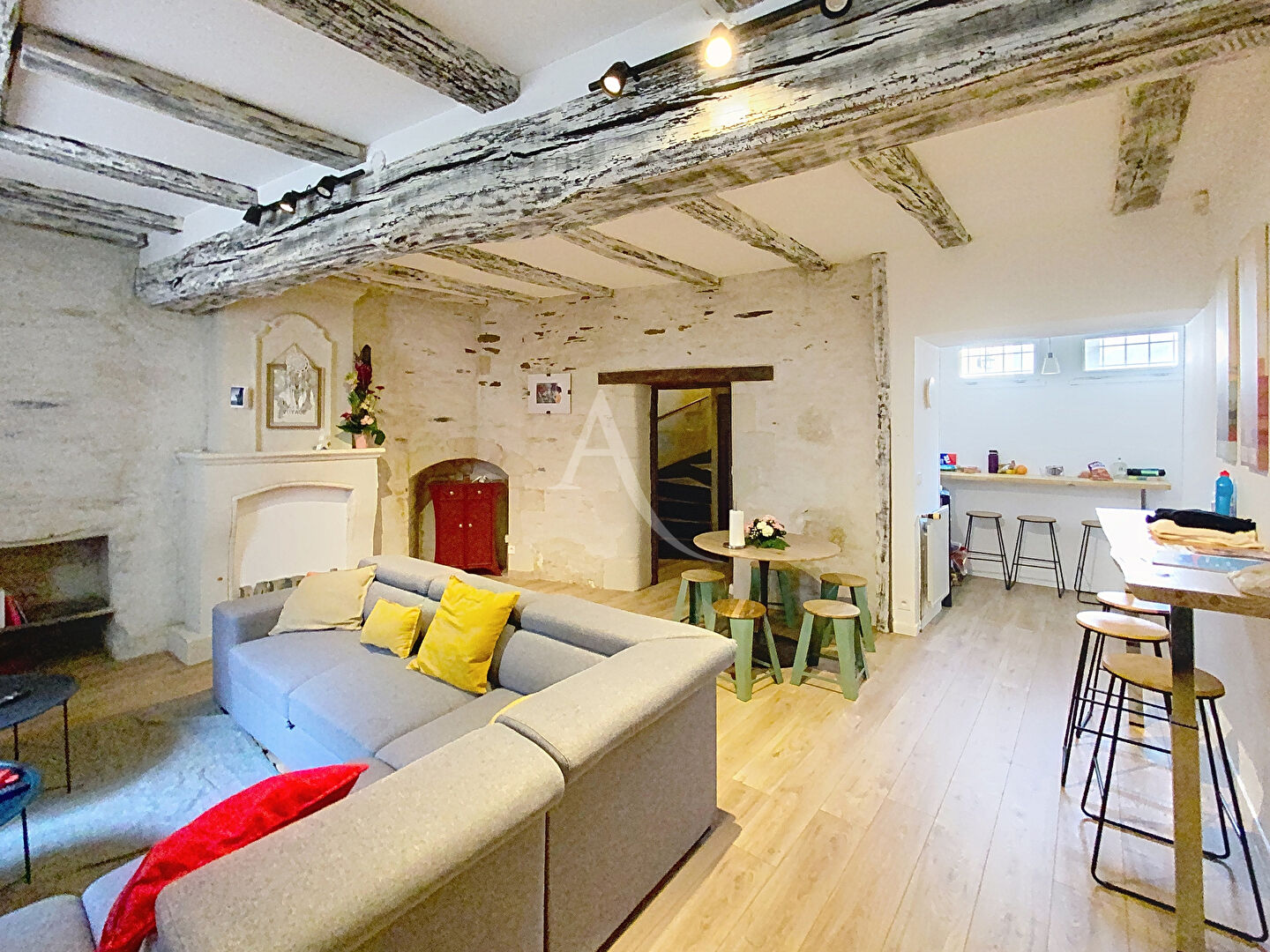 Immeuble en colocation Angers hyper centre secteur Cathédrale 207m2