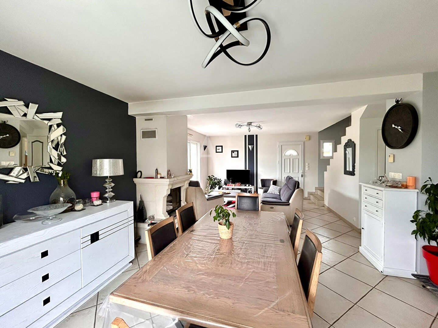 Photo Maison familiale de 2008 située à Louerre 49700 image 2/6