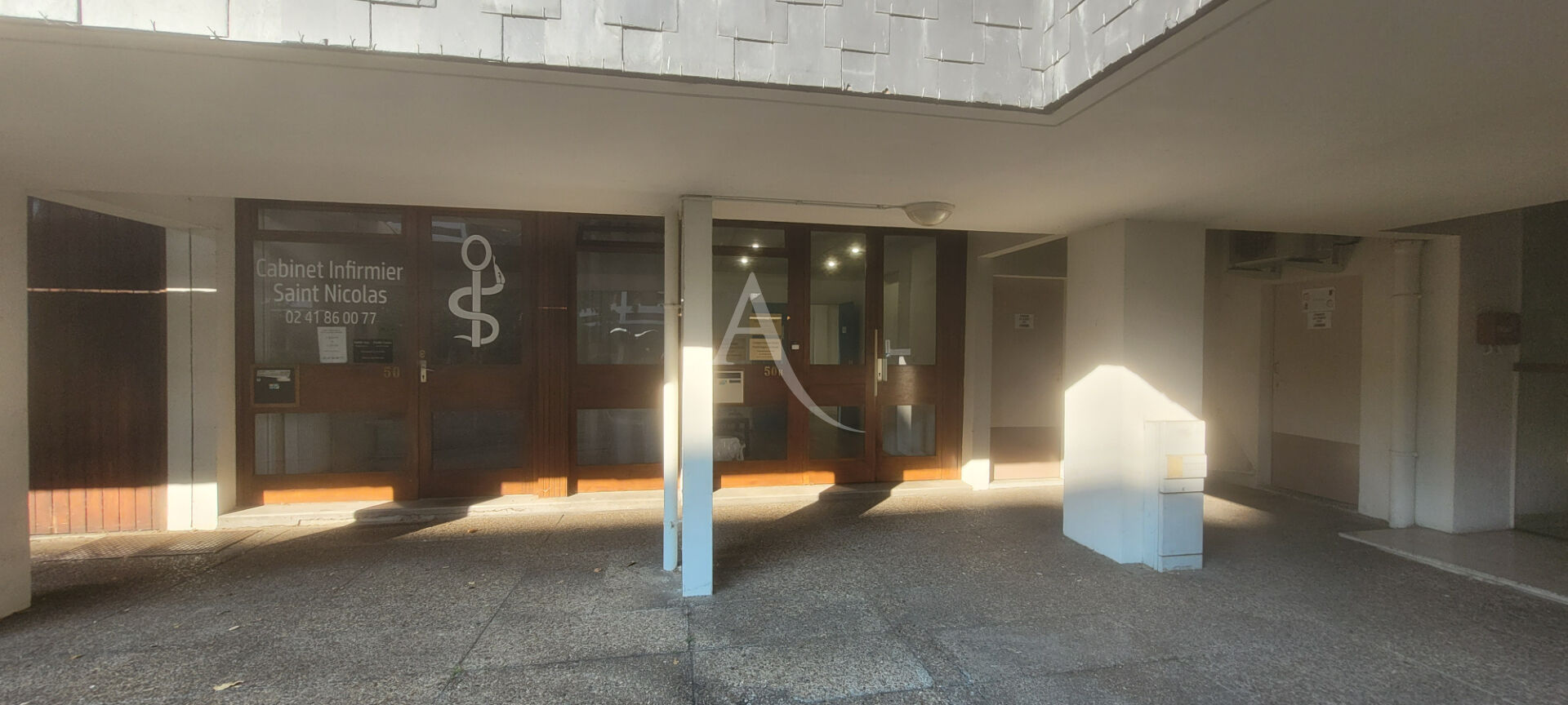 Photo À louer - Bureau partagé image 2/3