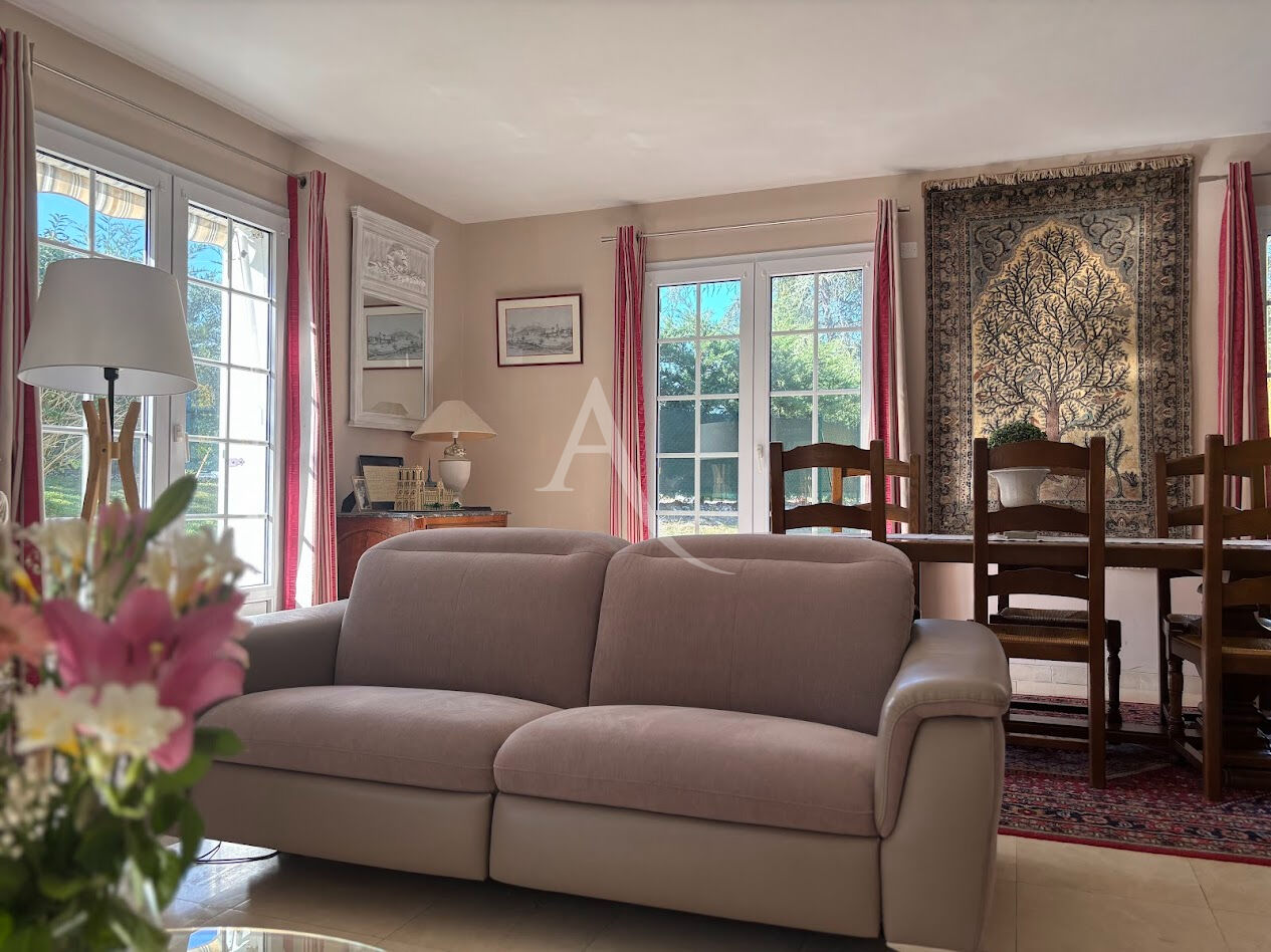 Exceptionnelle Maison Familiale à Bouchemaine  À 5 min d'Angers