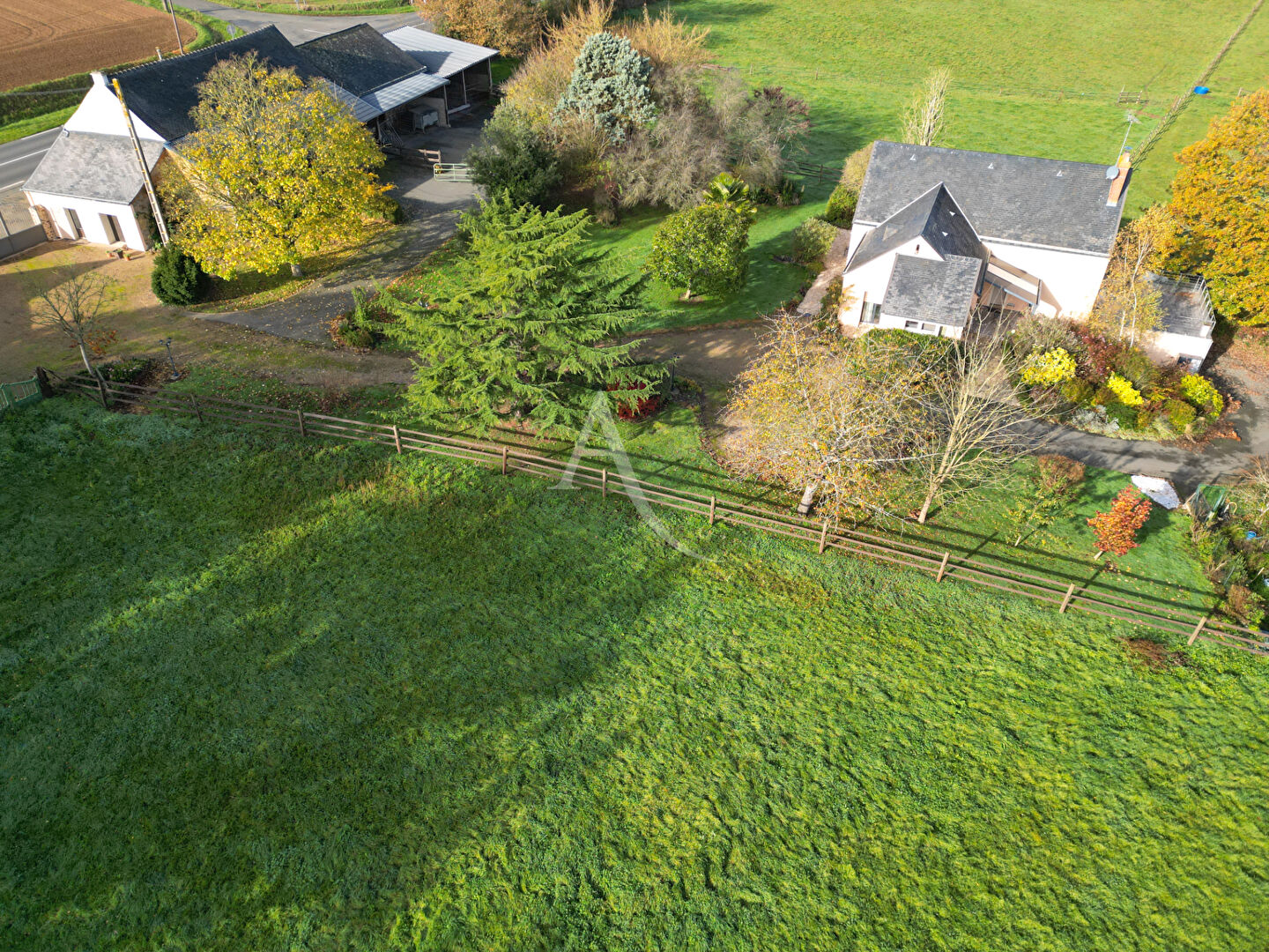 Photo Maison Le Buret 5 pièce(s) 165 m2 image 2/6