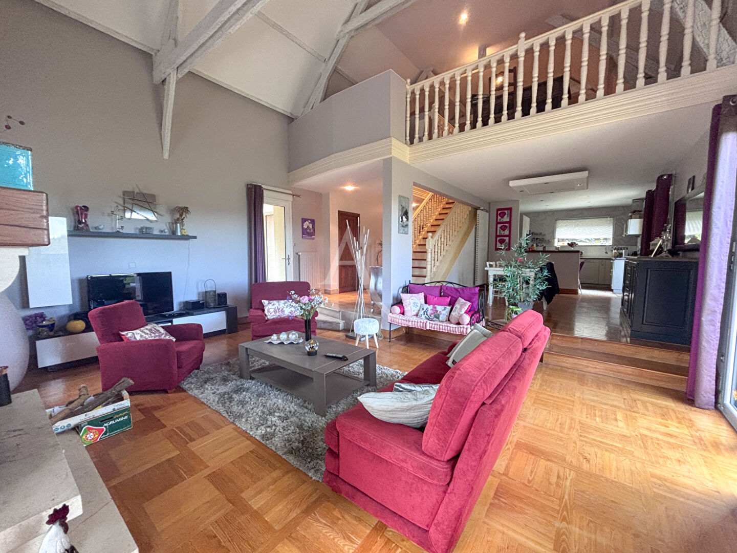 Photo Maison Le Buret 5 pièce(s) 165 m2 image 2/6