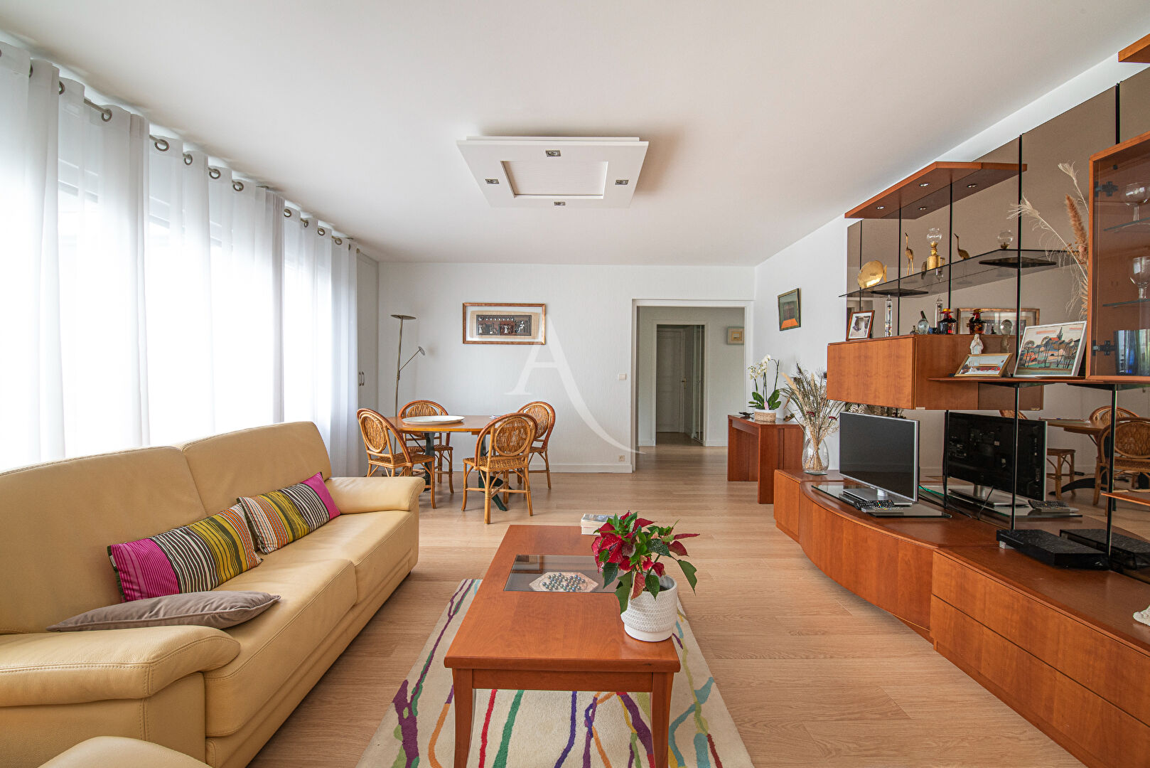 Appartement T5 de 125m²  avec balcon, parking et cave