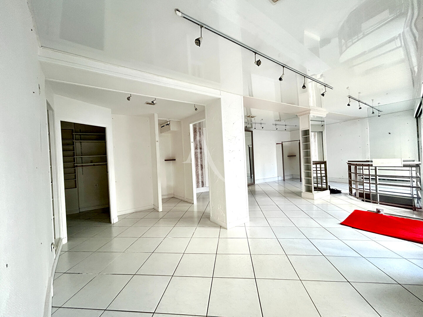 LOCAL COMMERCIAL -  67 m2 -  CRAON