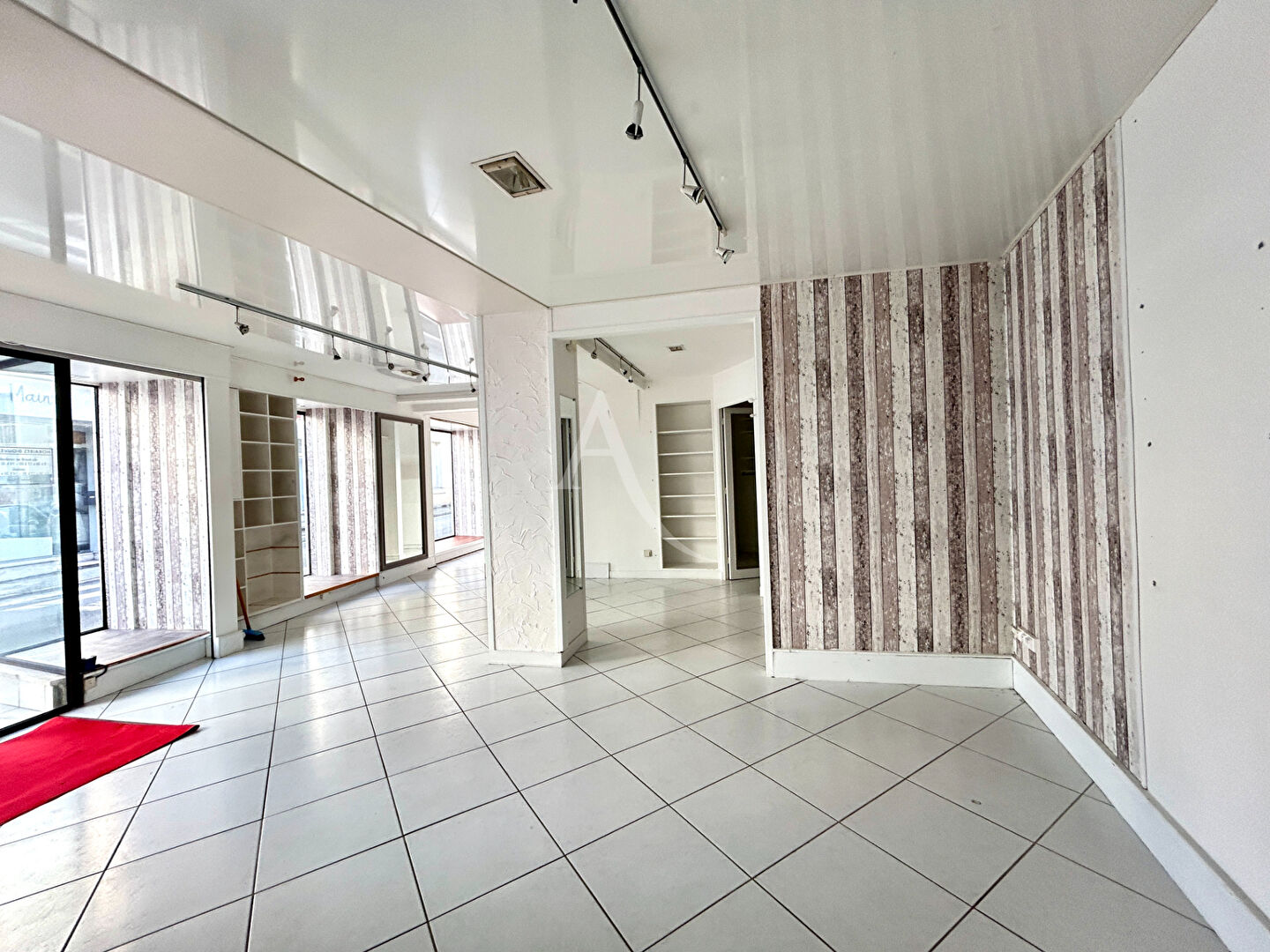 Photo LOCAL COMMERCIAL -  67 m2 -  CRAON image 2/5