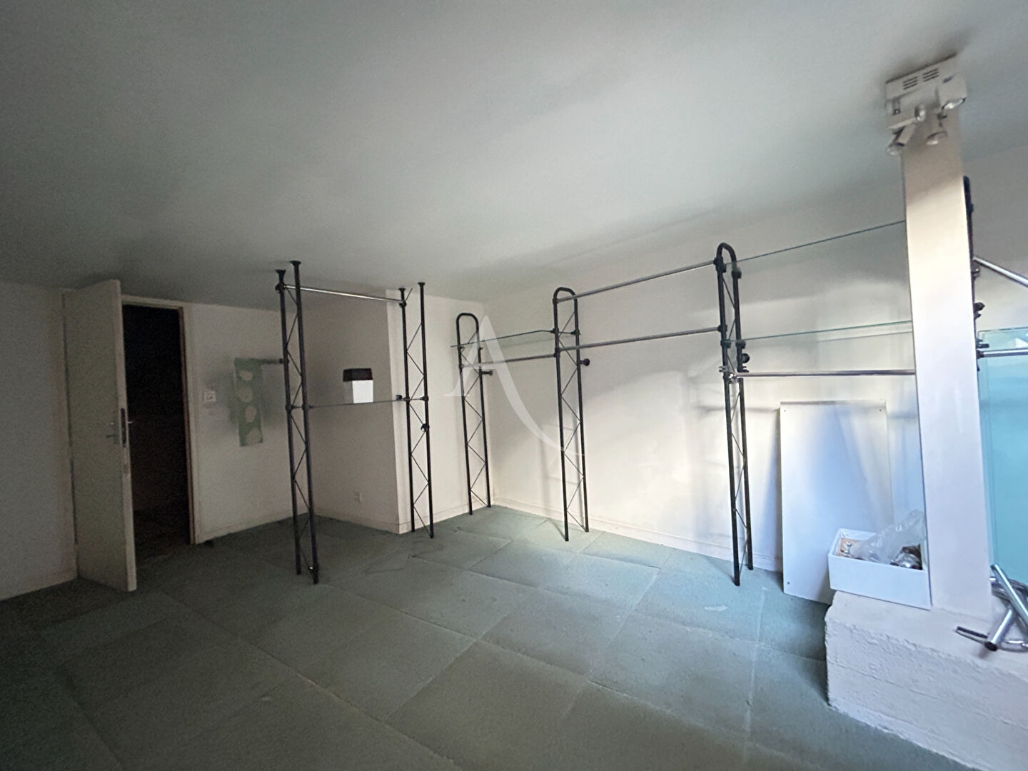 Photo LOCAL COMMERCIAL -  67 m2 -  CRAON image 4/5