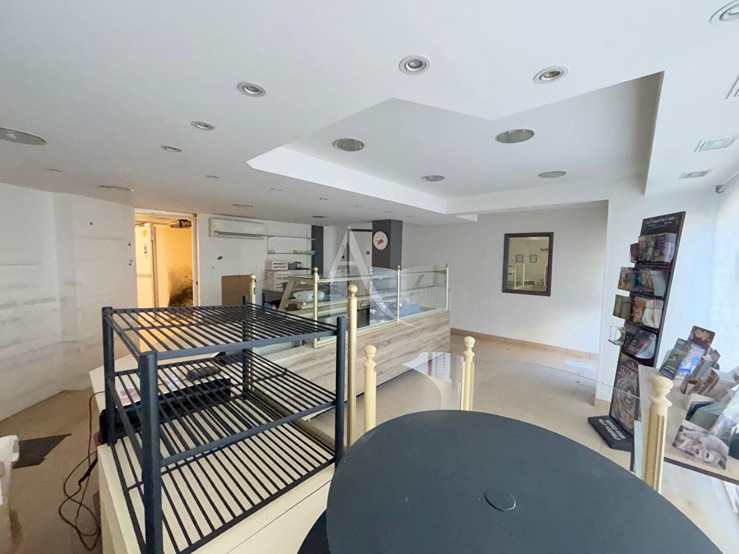 Photo Local commercial - Ancienne boulangerie - Centre de Vern-d'Anjou image 3/6