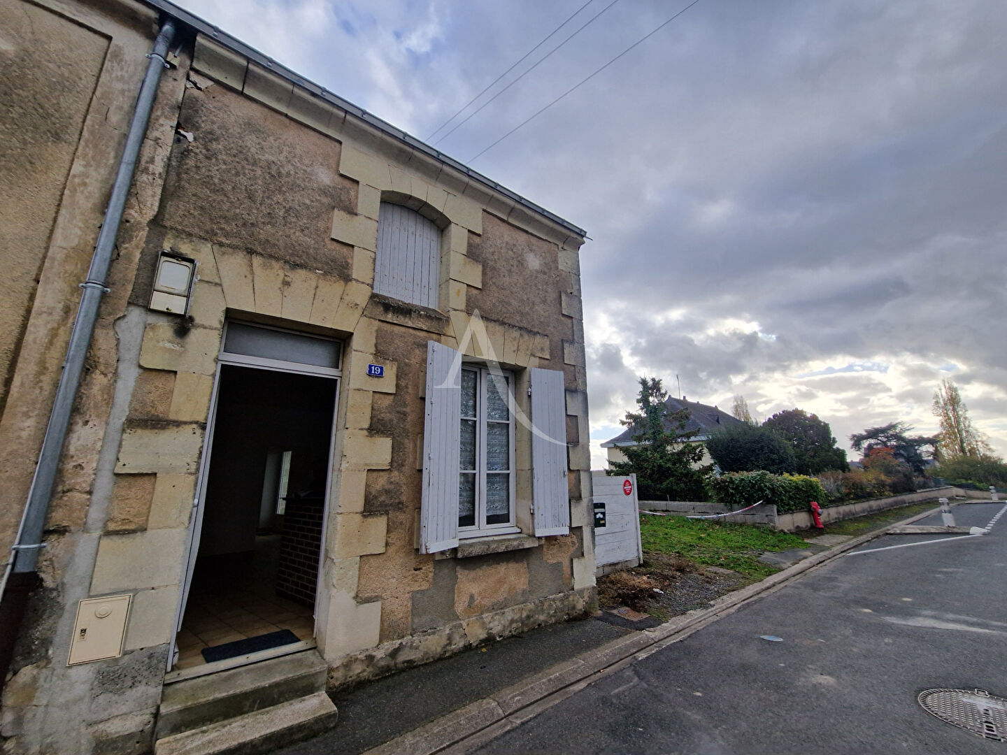 Photo MAISON PLAIN T2 NUEIL SUR LAYON image 2/6