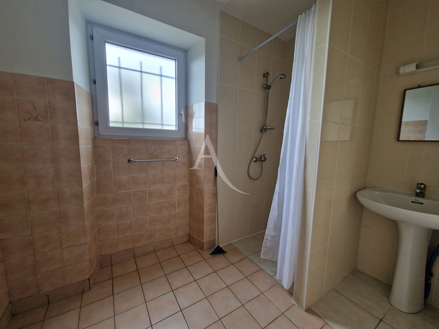 Photo MAISON PLAIN T2 NUEIL SUR LAYON image 5/6