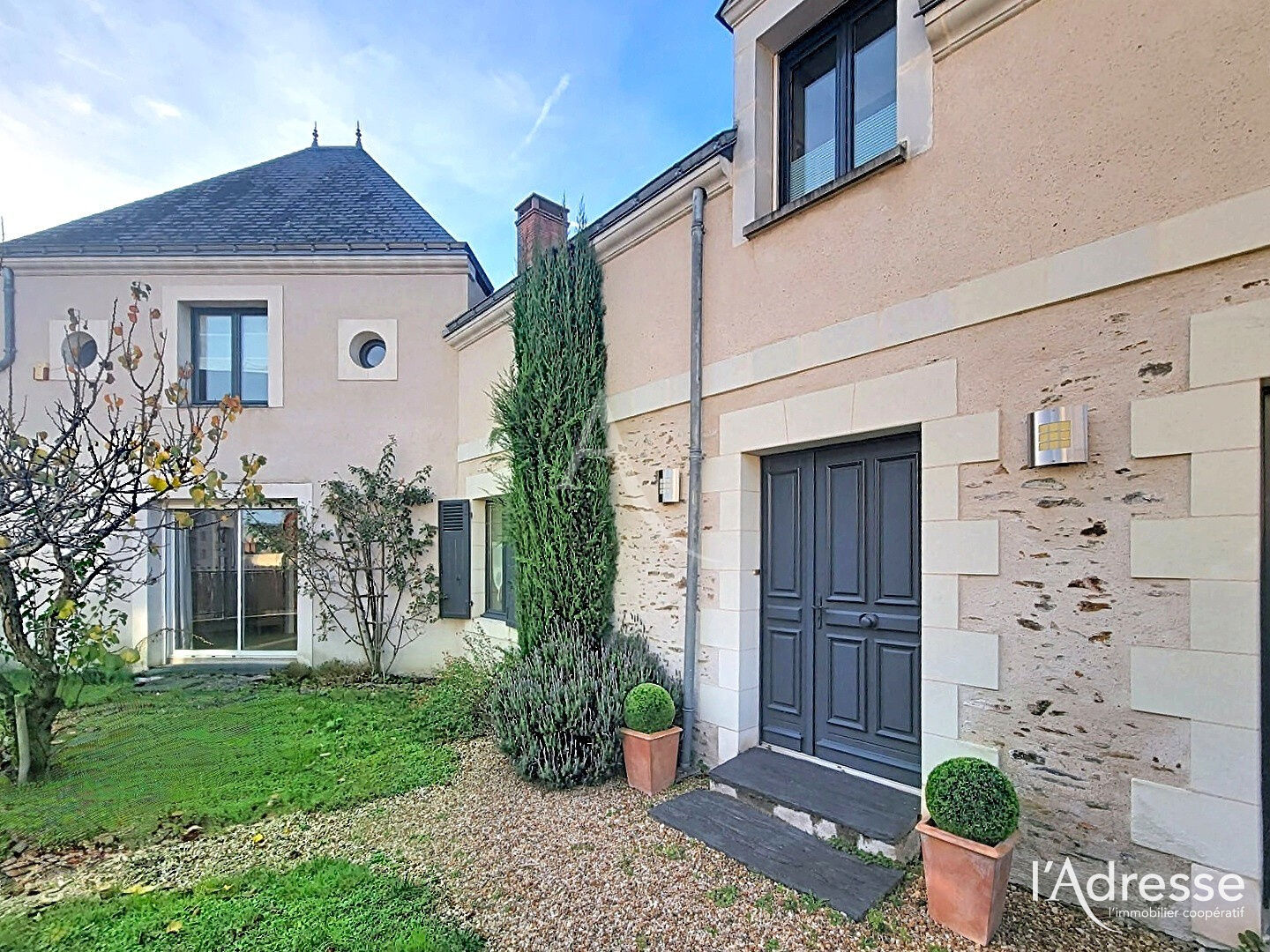 Agence immobilière de 
 L'ADRESSE 49 - L'ADRESSE CHALONNES SUR LOIRE 
