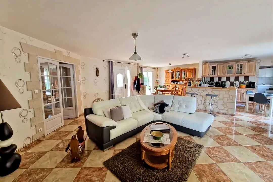 Photo Maison Louzy 4 pièce(s) 130 m2 image 2/6