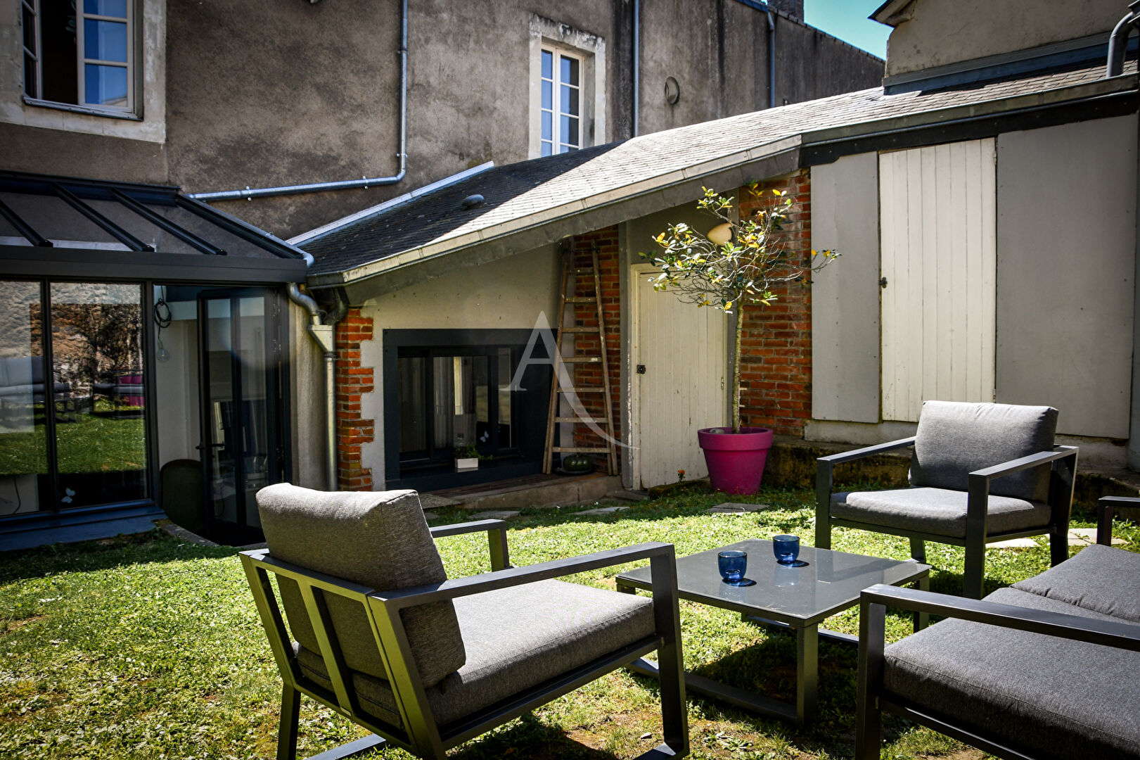 Agence immobilière de L'ADRESSE CHÂTEAU GONTIER