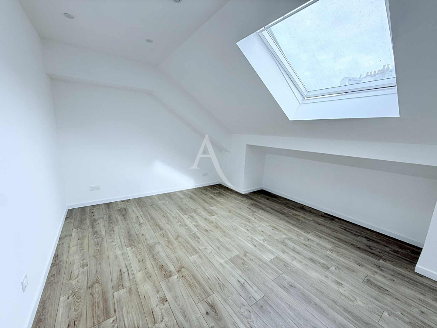 Photo A VENDRE - Loft  contemporain Angers - 5 pièces - 144 m2 image 5/6