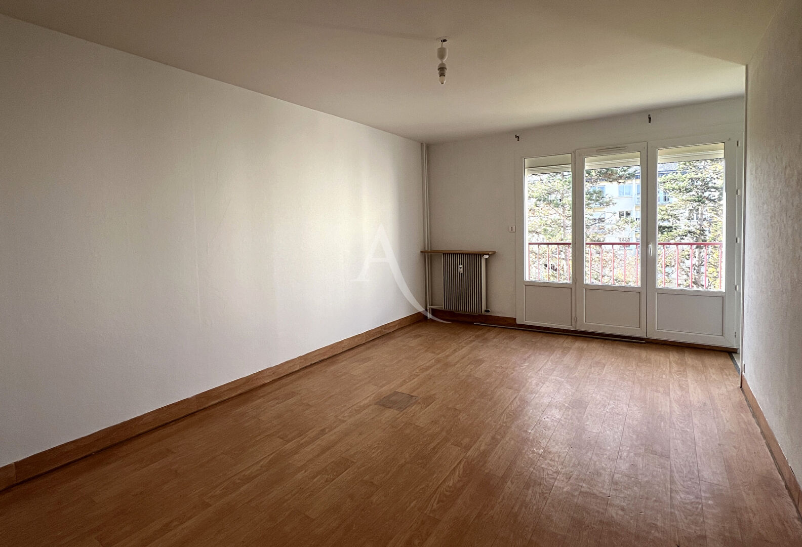 Photo A LOUER Angers T1 BIS 29.72 m²  (CHAUFFAGE ET EAU COMPRIS) image 3/6