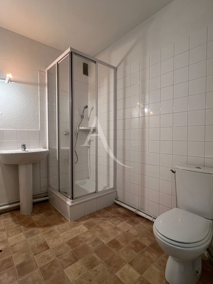 Photo A LOUER Angers T1 BIS 29.72 m²  (CHAUFFAGE ET EAU COMPRIS) image 4/6