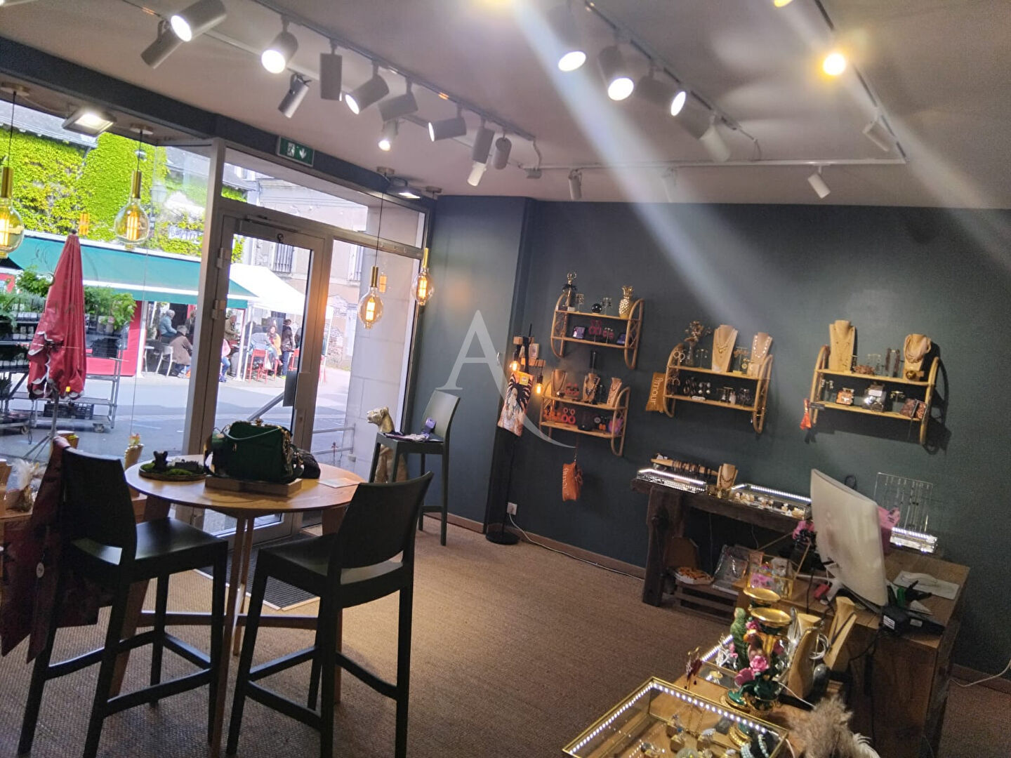 Agence immobilière de 
 L'ADRESSE 49 - L'ADRESSE CHALONNES SUR LOIRE 
