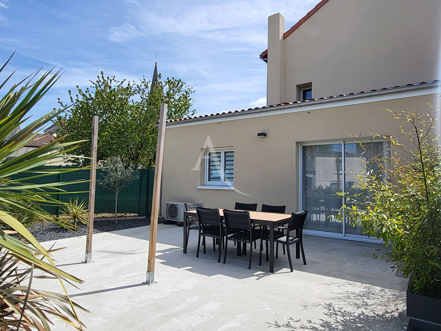 Agence immobilière de 
 L'ADRESSE 49 - L'ADRESSE CHALONNES SUR LOIRE 
