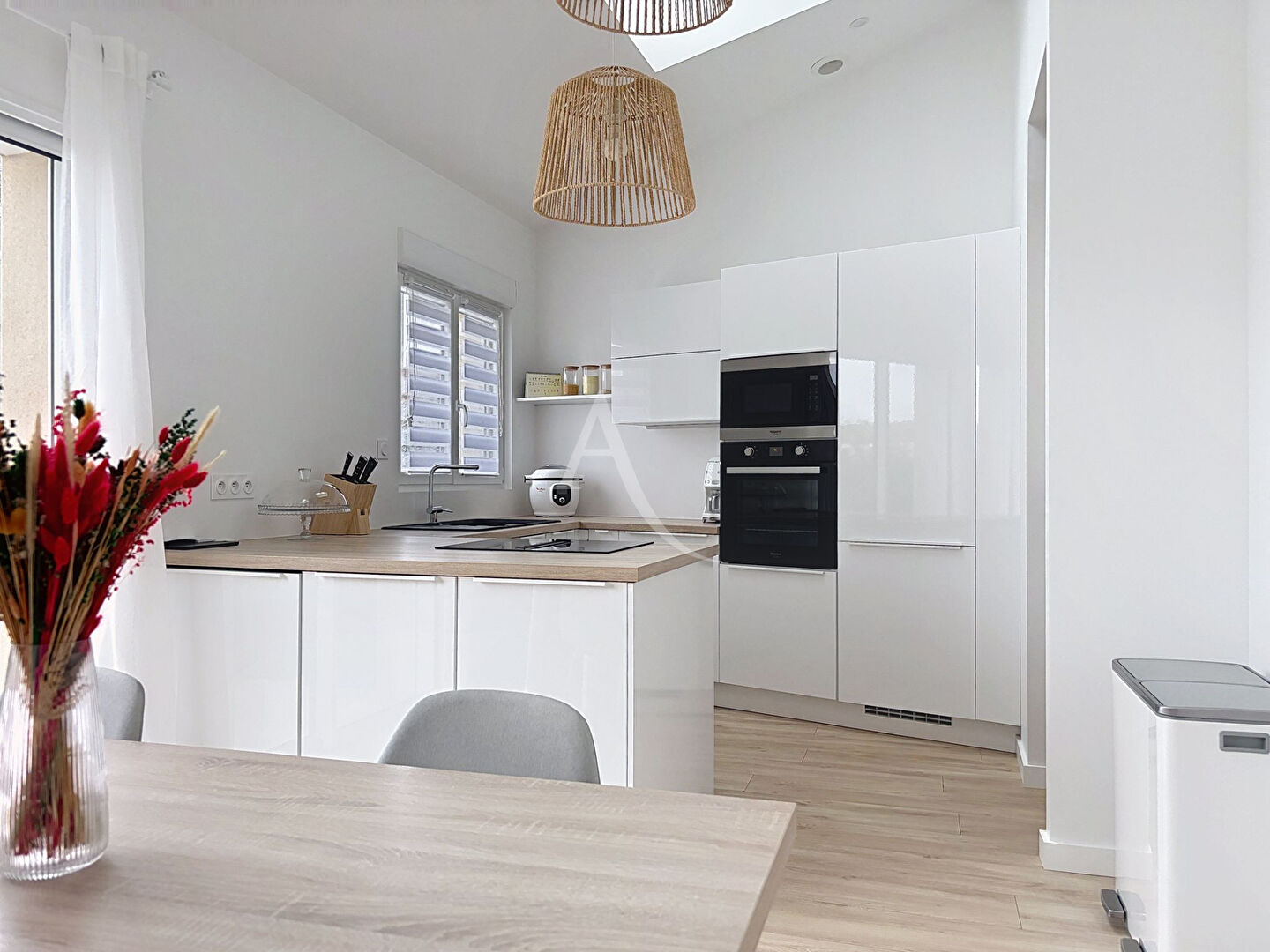 Agence immobilière de 
 L'ADRESSE 49 - L'ADRESSE CHALONNES SUR LOIRE 
