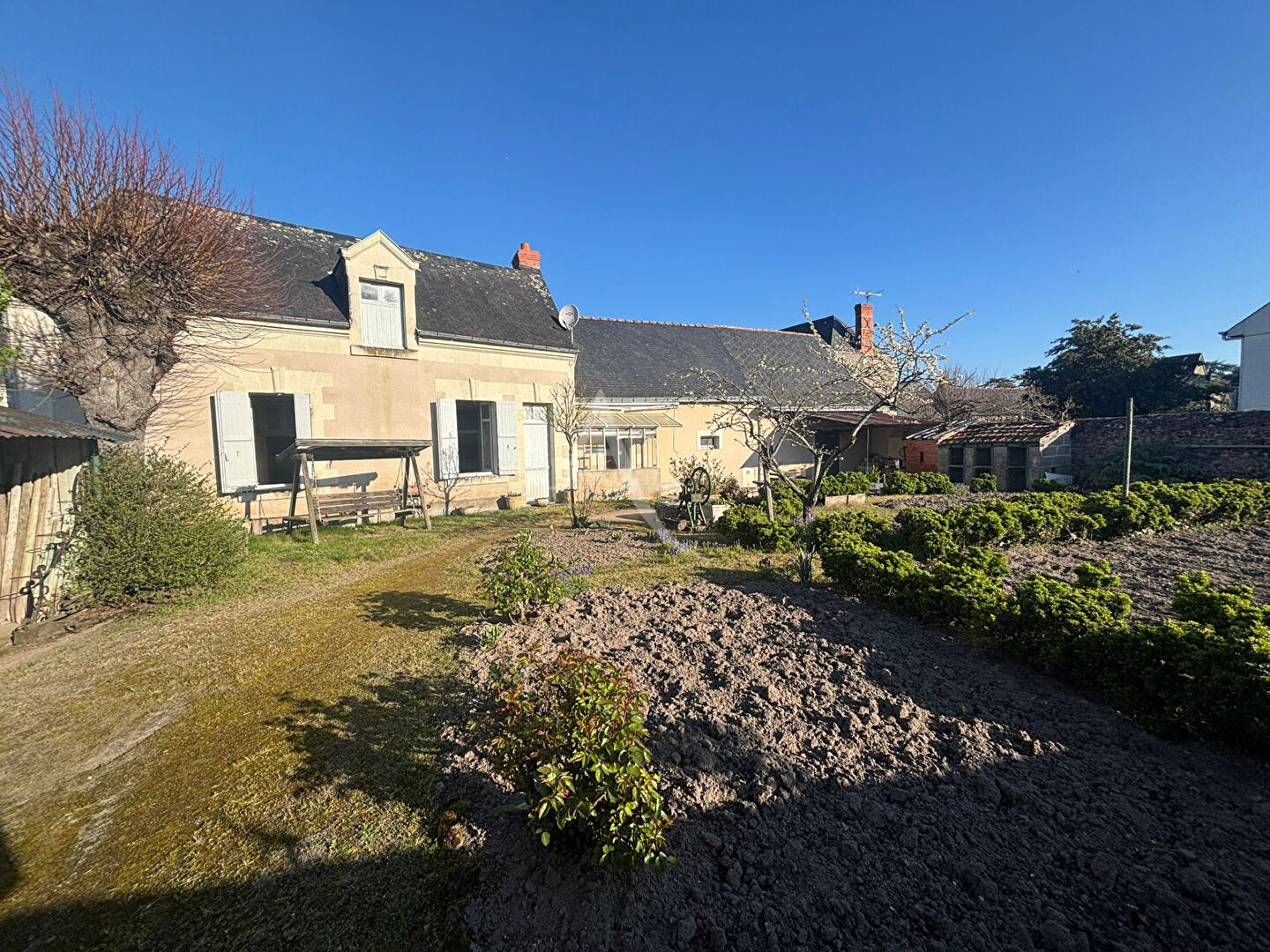 Agence immobilière de 
 L'ADRESSE 49 - L'ADRESSE CHALONNES SUR LOIRE 
