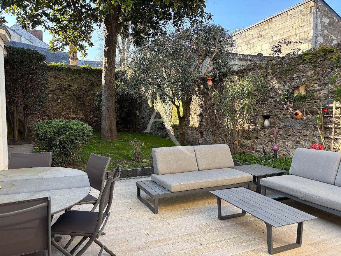 Agence immobilière de 
 L'ADRESSE 49 - L'ADRESSE CHALONNES SUR LOIRE 
