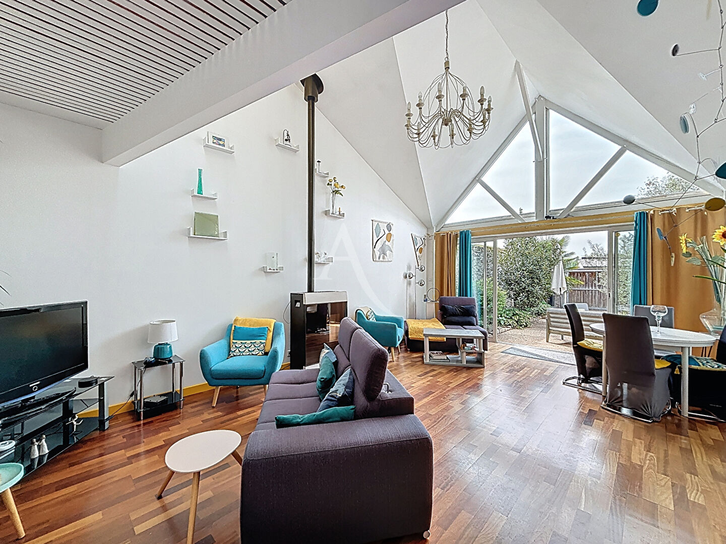 Agence immobilière de L'ADRESSE CHÂTEAU GONTIER