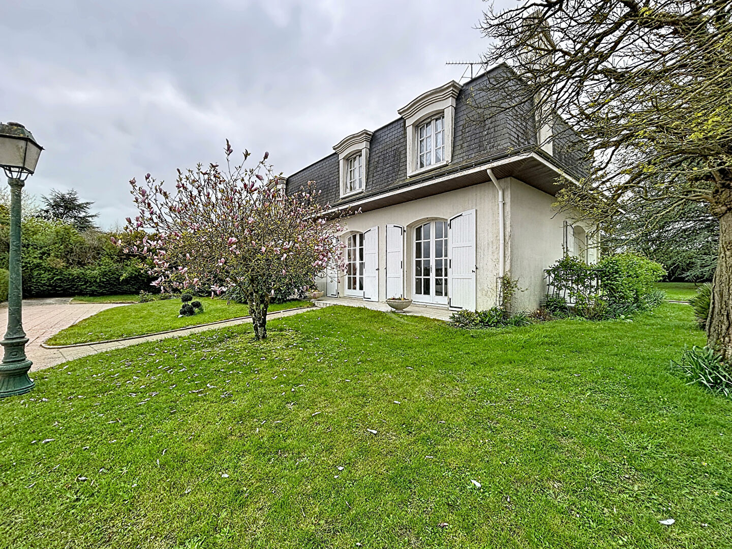 Agence immobilière de L'ADRESSE CHÂTEAU GONTIER