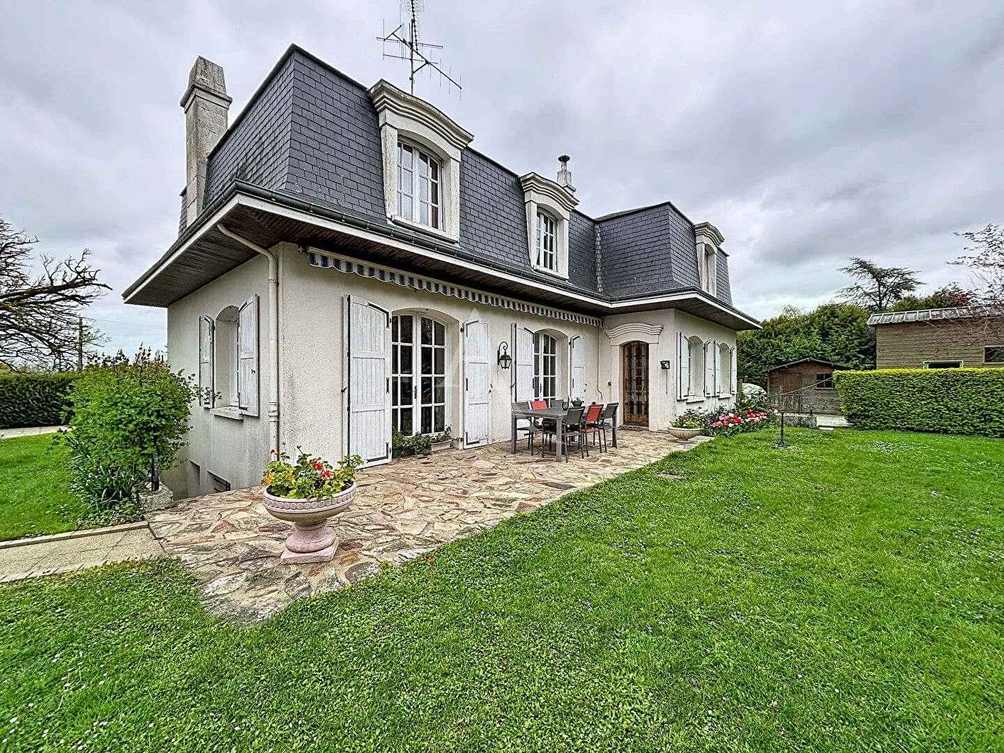 Agence immobilière de L'ADRESSE CHÂTEAU GONTIER