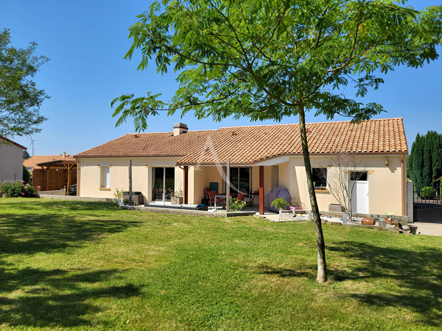 Agence immobilière de 
 L'ADRESSE 49 - L'ADRESSE CHALONNES SUR LOIRE 
