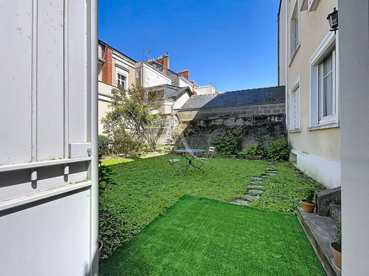Agence immobilière de L'ADRESSE ANJOU-MAINE - L'Adresse Place du Lycee