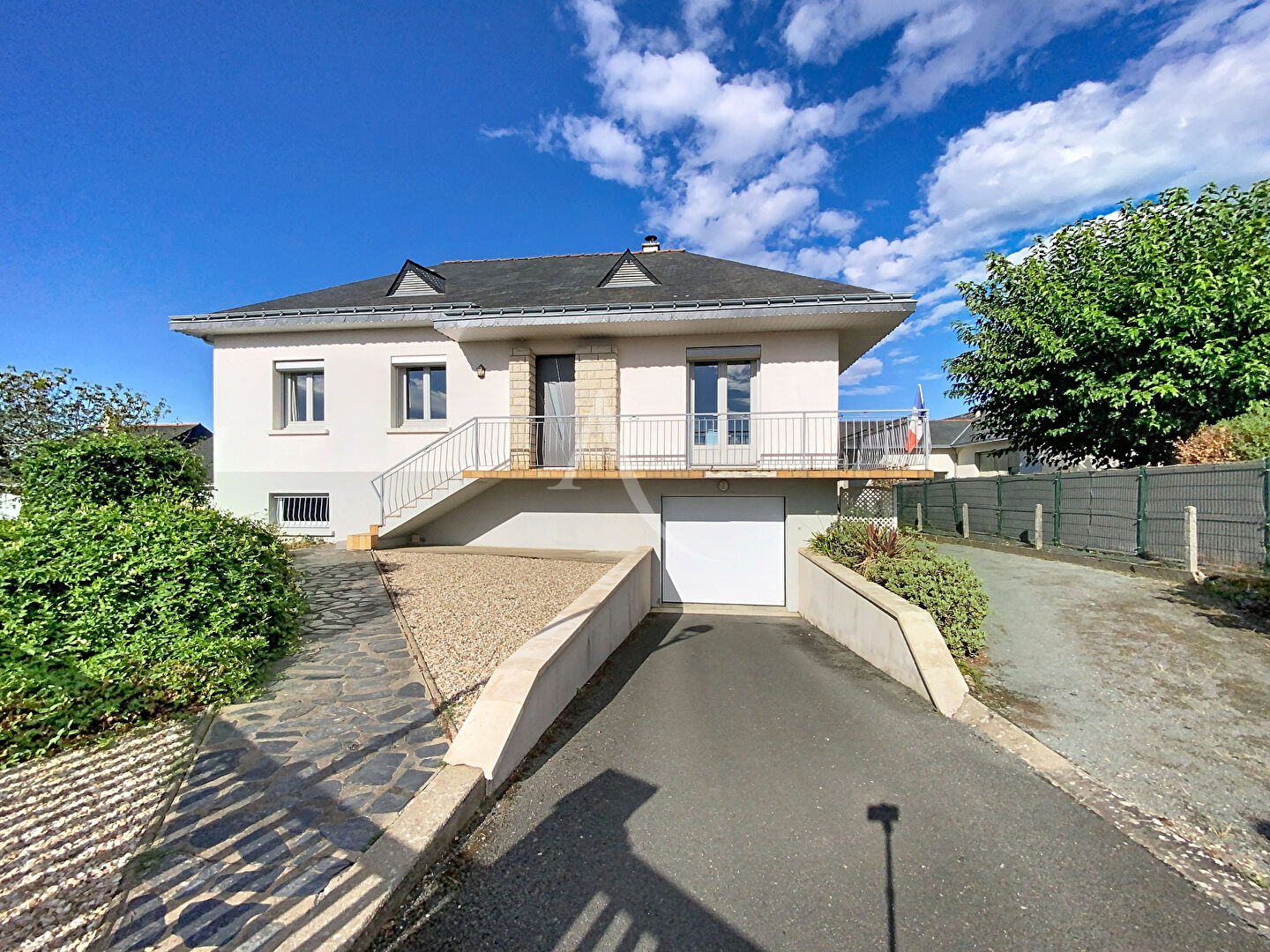 Agence immobilière de L'ADRESSE 49 - L'ADRESSE DE CHATEAU GONTIER