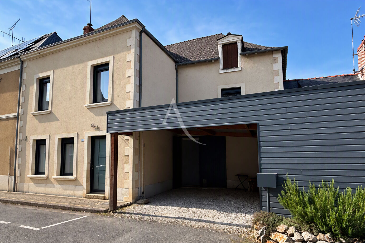 Agence immobilière de L'ADRESSE CHÂTEAU GONTIER
