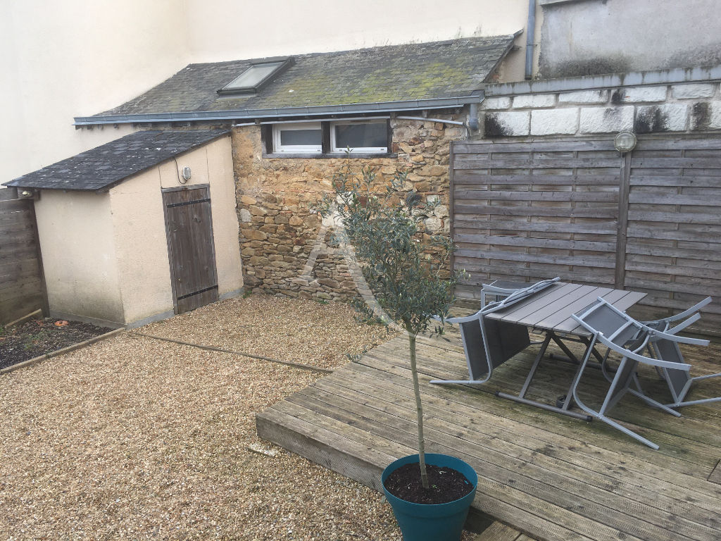 Photo A LOUER LE LION D'ANGERS Bel Appt T2 de 54 m2 avec cour image 2/6