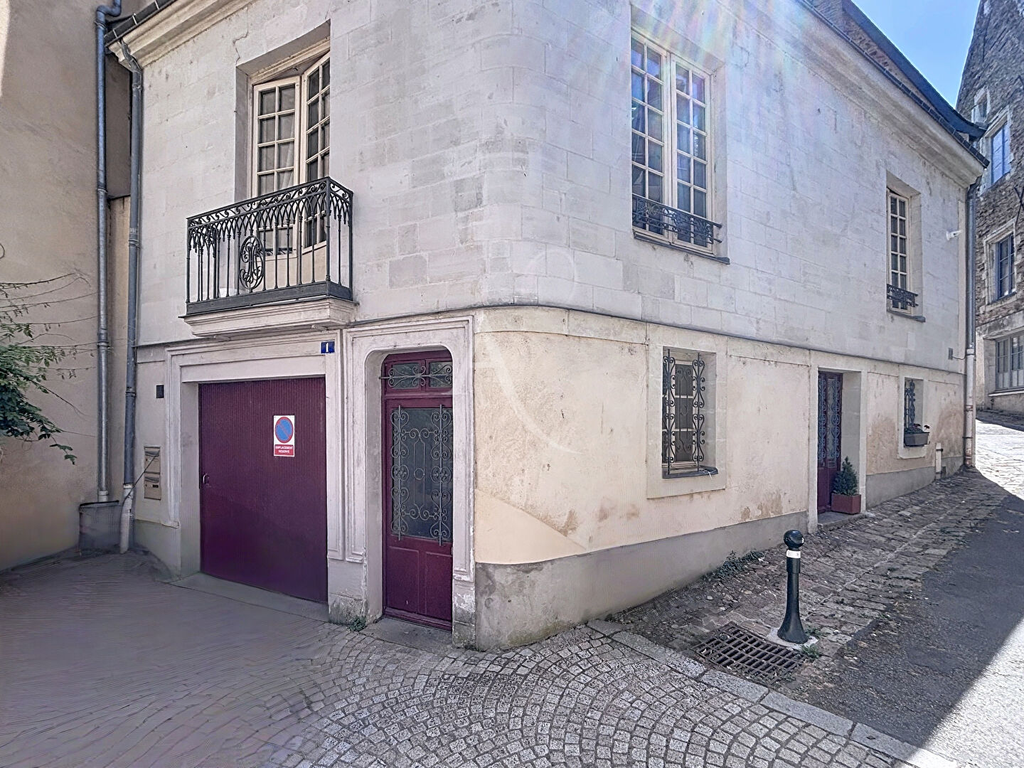 Agence immobilière de L'ADRESSE CHÂTEAU GONTIER